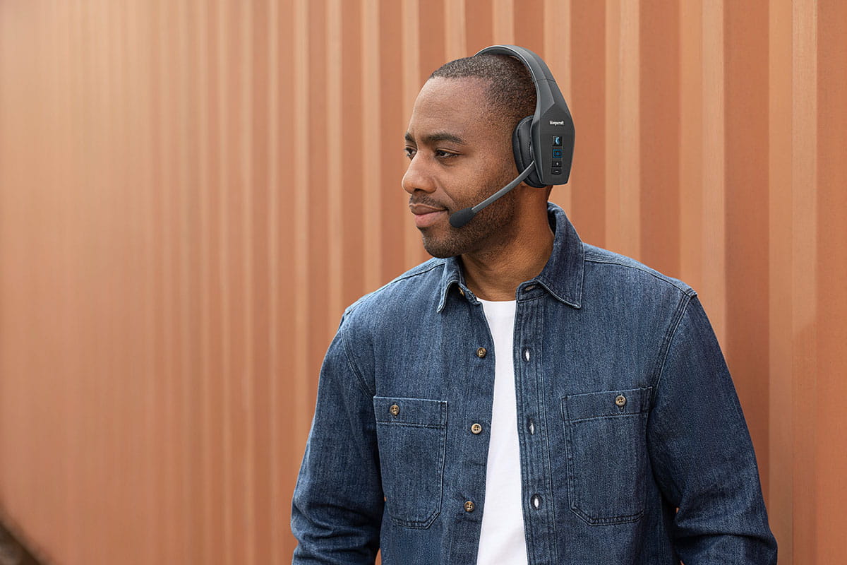 BlueParrott B650 Standing