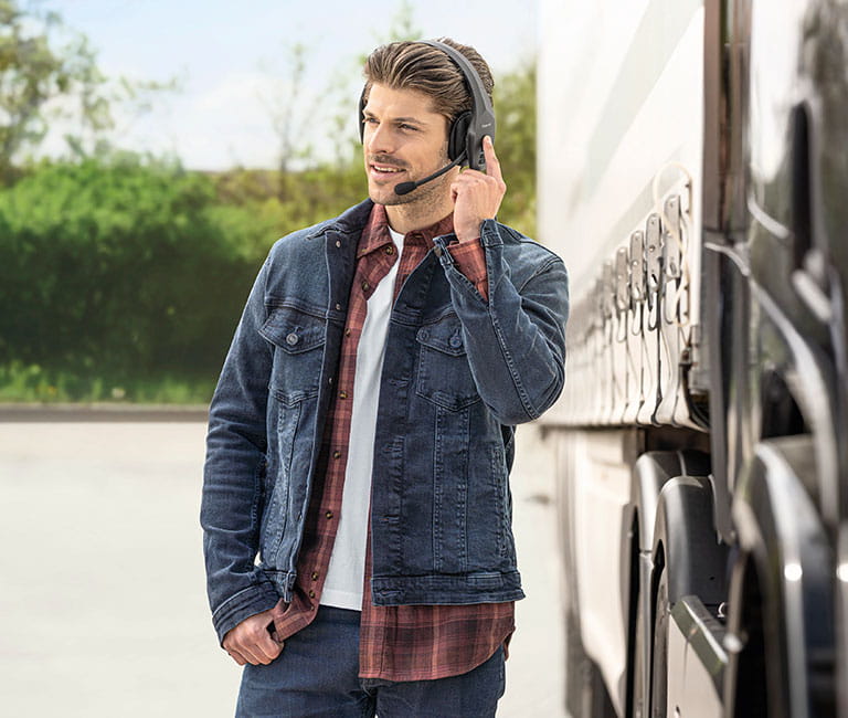 BlueParrott S650-XT By Truck Pushing Button 